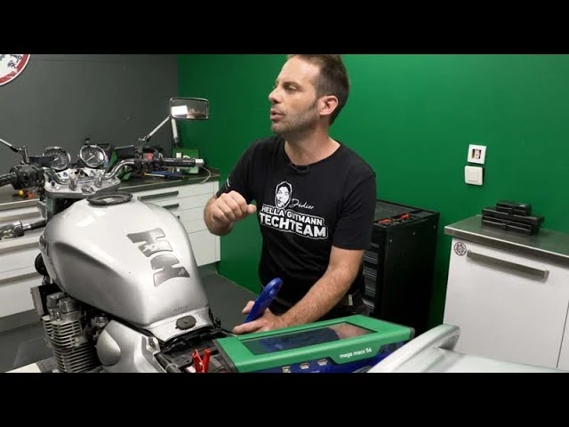 Motorrad-Diagnose by Didier | Episode 6 | Yamaha XJR 1300 - Motorkompression prüfen